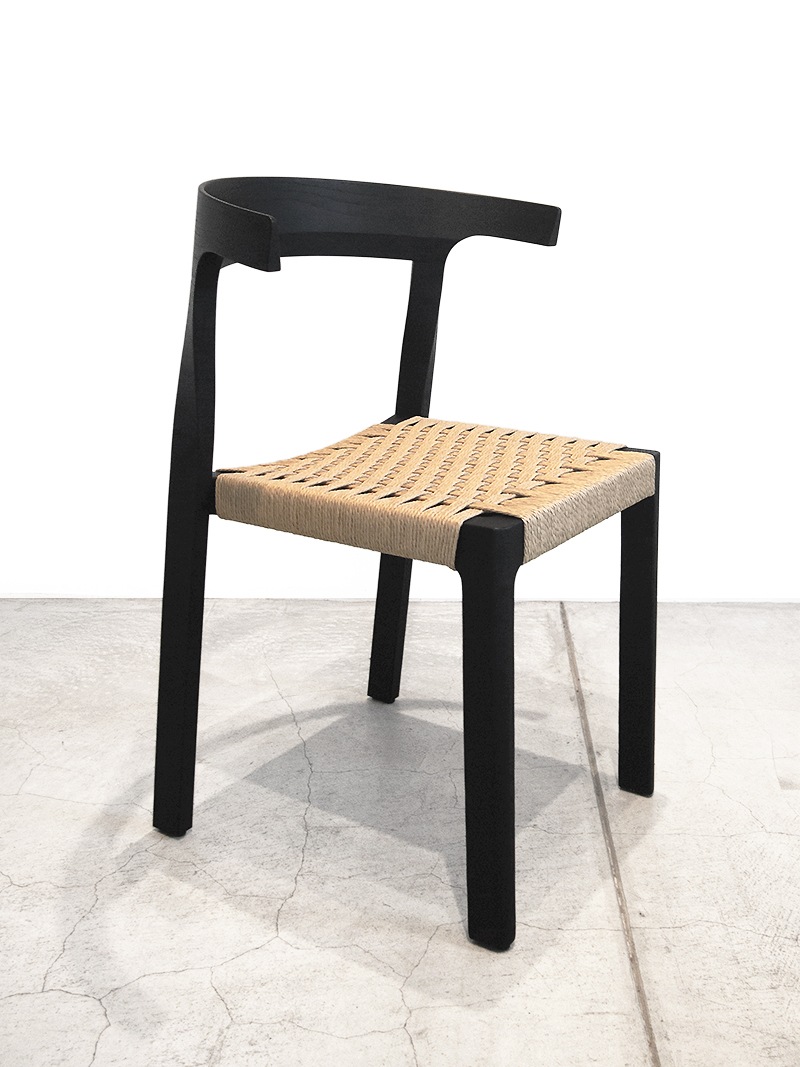 ダイニングチェア上質さと実用性を兼ねた純度の高い木製椅子