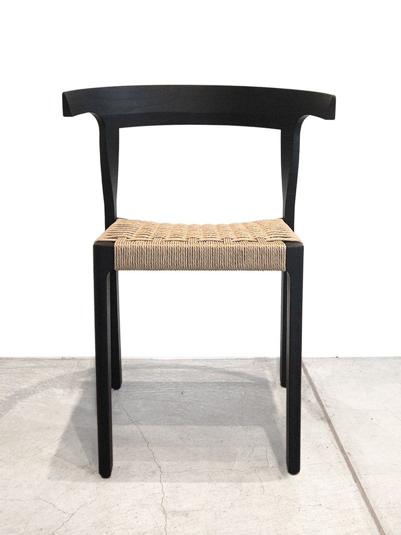 ダイニングチェア上質さと実用性を兼ねた純度の高い木製椅子