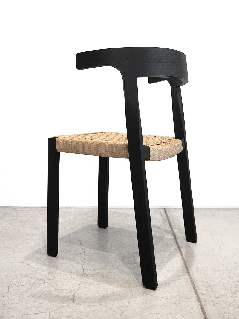 ダイニングチェア上質さと実用性を兼ねた純度の高い木製椅子