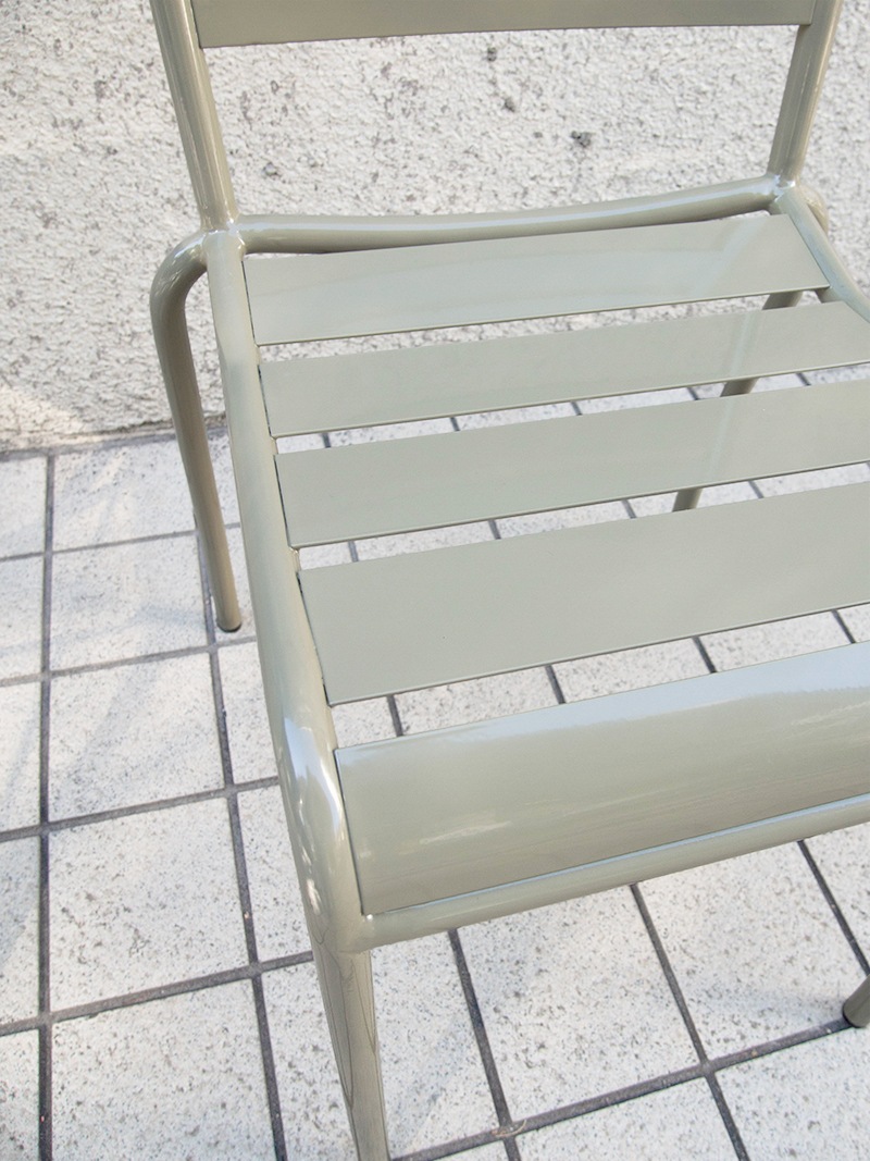 アウトドアファニチャー/チェア店舗用にも長く使えるスタッキングOKなビストロチェア