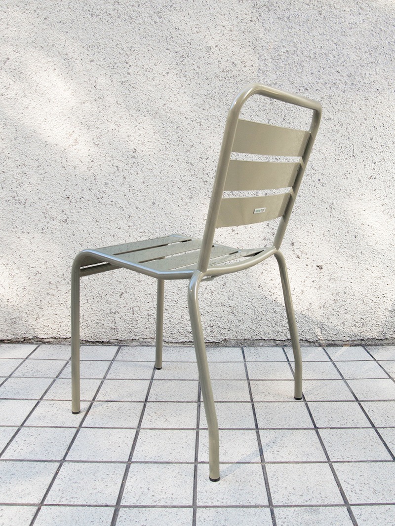 アウトドアファニチャー/チェア店舗用にも長く使えるスタッキングOKなビストロチェア