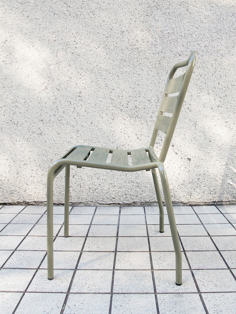 アウトドアファニチャー/チェア店舗用にも長く使えるスタッキングOKなビストロチェア