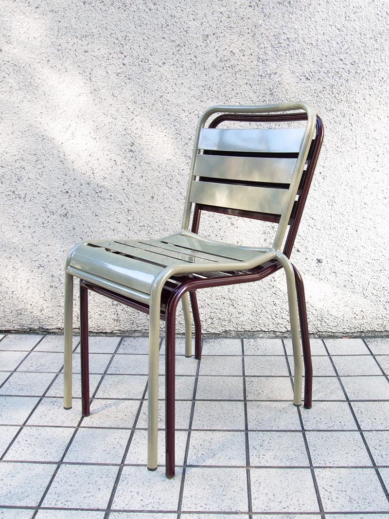 アウトドアファニチャー/チェア店舗用にも長く使えるスタッキングOKなビストロチェア