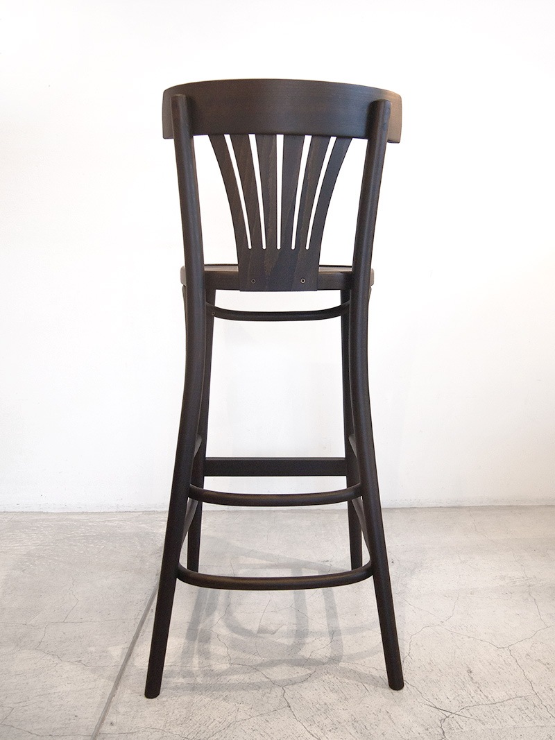 カウンターチェア背もたれ付きで座りやすい、店舗用にも最適な木製ハイチェア