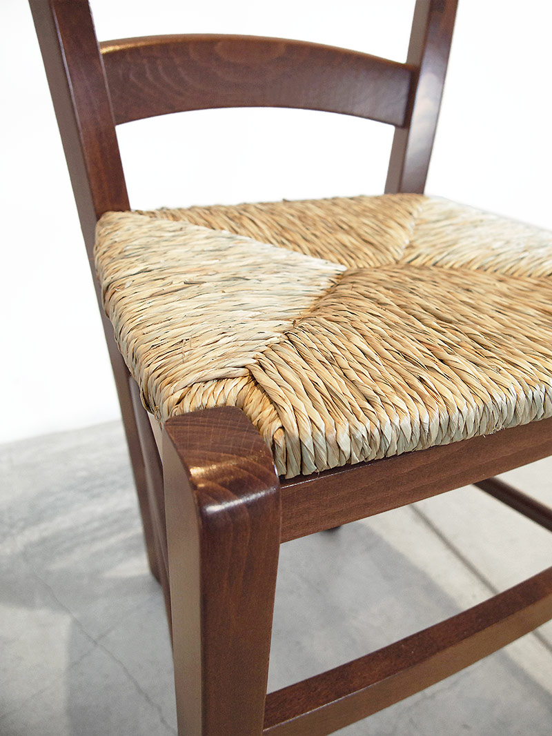 ダイニングチェアカフェ、レストランなどでも大活躍のラッシュシートチェア