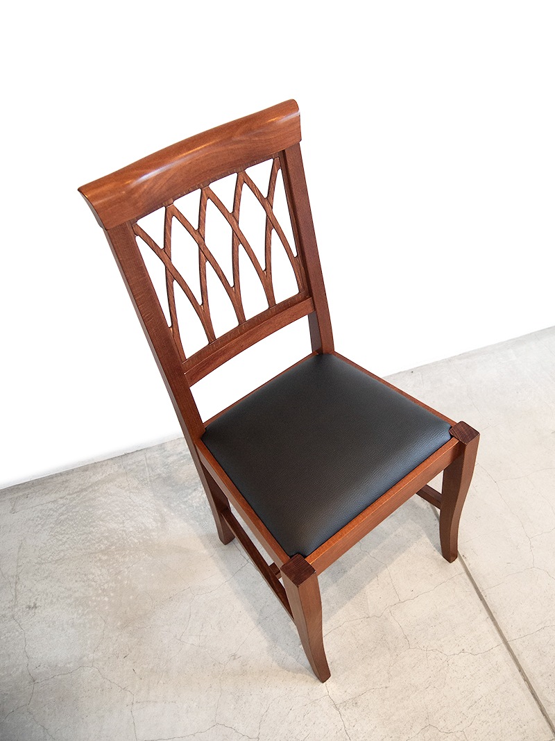 ダイニングチェア飲食店やレストランで人気の木製クラシックチェア