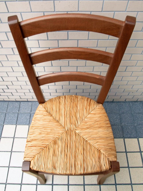 ダイニングチェアカフェ、レストランなどでも大活躍のラッシュシートチェア