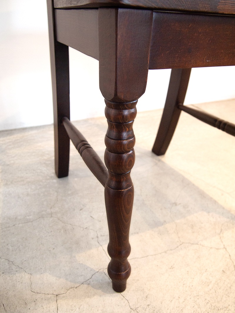 ダイニングチェア唯一無二の風合い・業務用椅子としても安心の耐久性