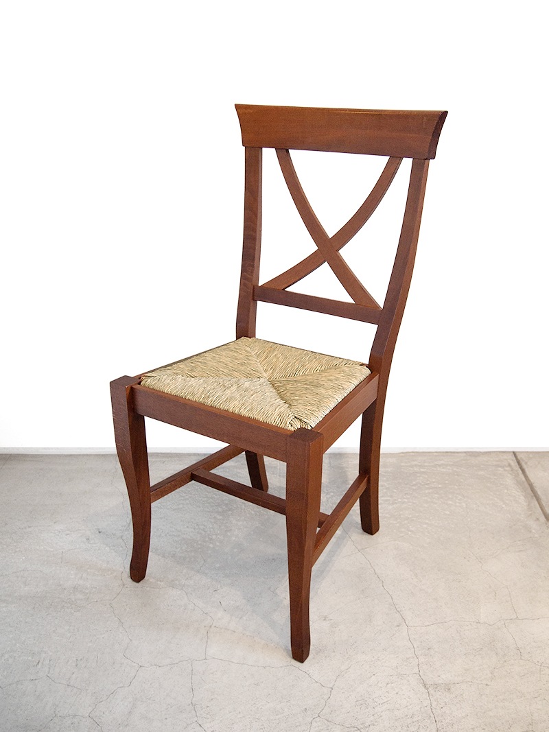 ダイニングチェア業務用としても安心の耐久性とデザイン