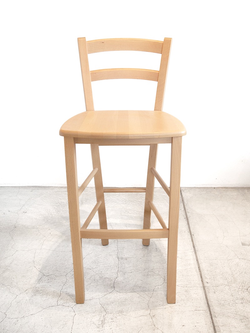カウンターチェア背もたれ付きで座りやすい、店舗用にも最適な木製ハイチェア