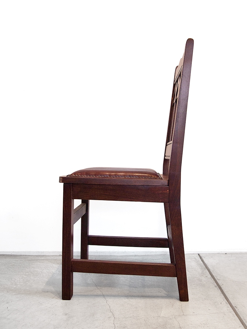 ダイニングチェアアンティーク調デザインで、店舗・業務用椅子にもおすすめ