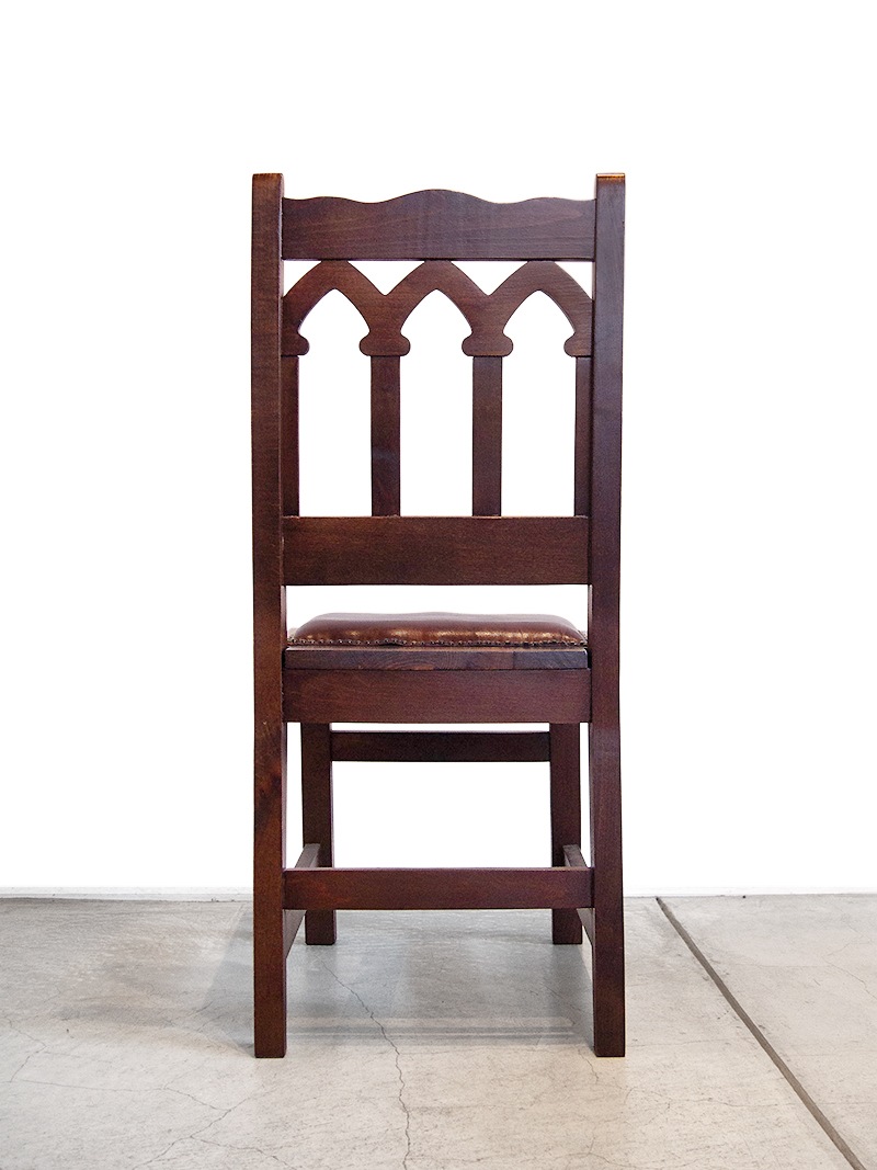 ダイニングチェアアンティーク調デザインで、店舗・業務用椅子にもおすすめ