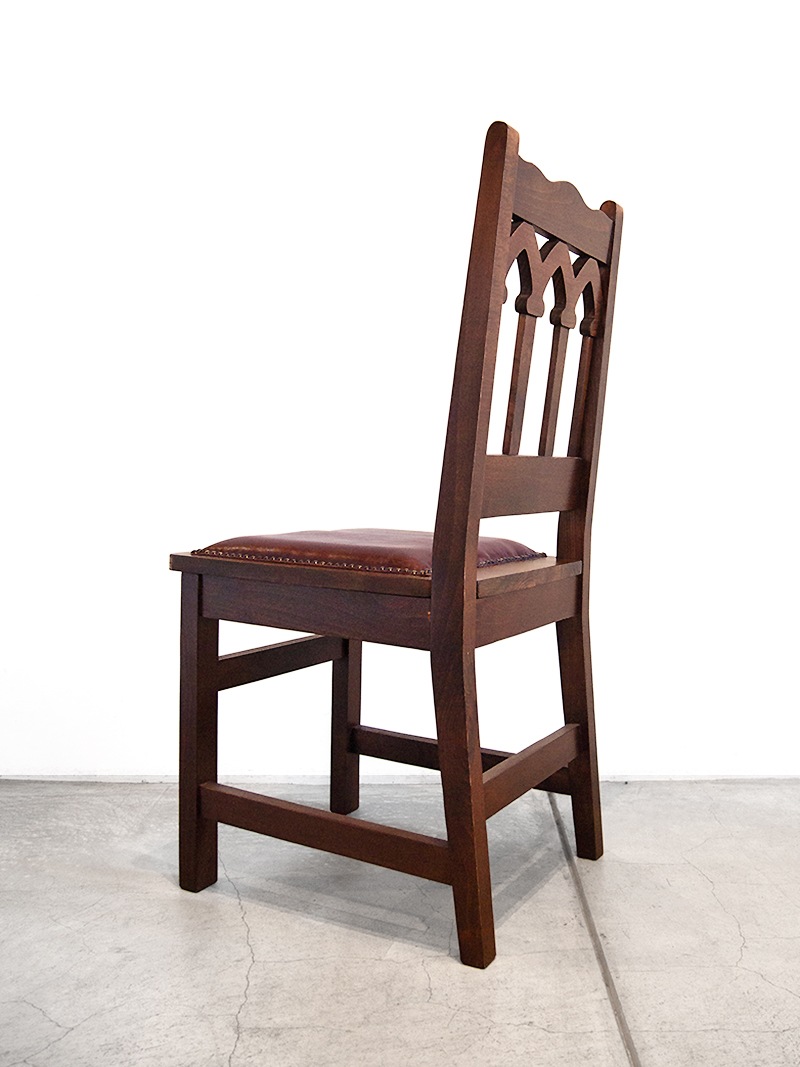 ダイニングチェアアンティーク調デザインで、店舗・業務用椅子にもおすすめ