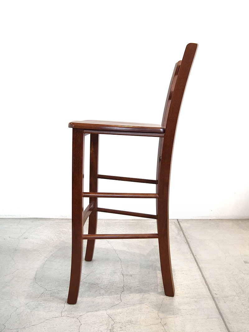 カウンターチェア無垢材の質感が魅力のカウンターチェアは飲食店にも最適