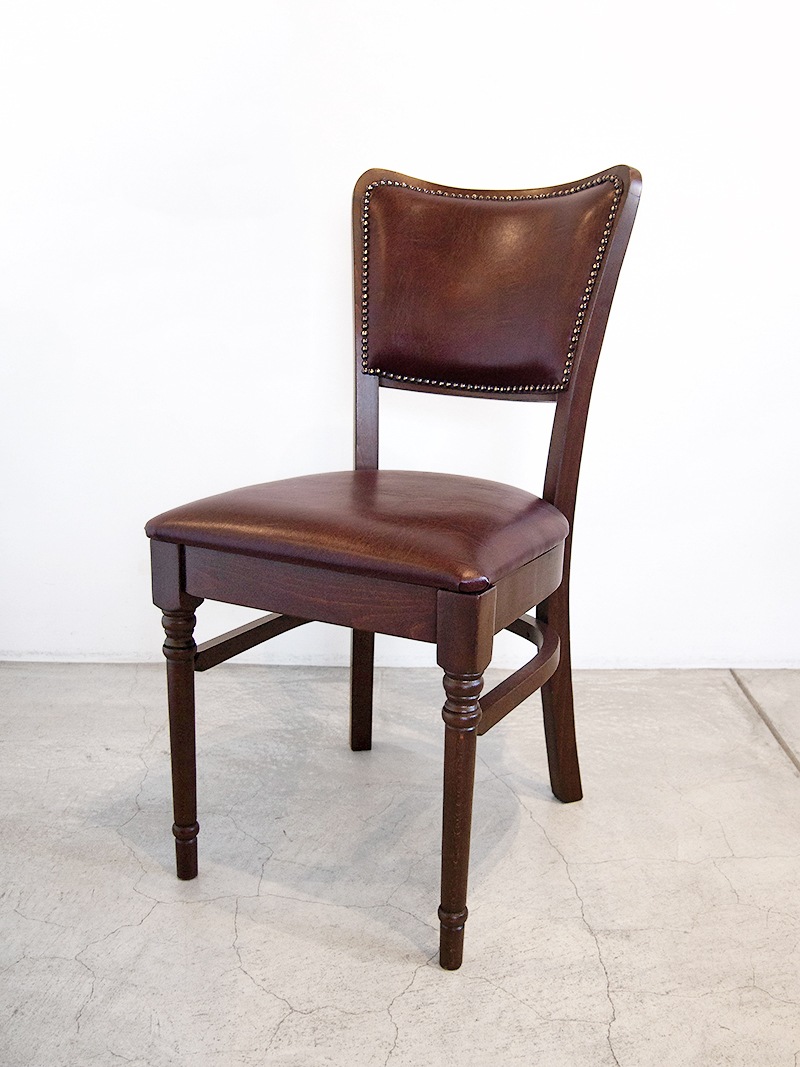 ダイニングチェアアンティーク調デザインで、店舗・業務用椅子にもおすすめ