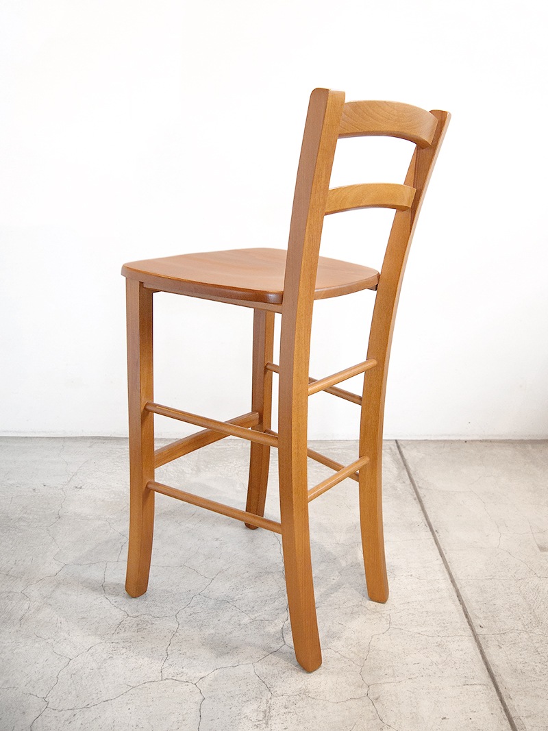 カウンターチェア無垢材の質感が魅力、カフェや飲食店にも馴染むハイチェア
