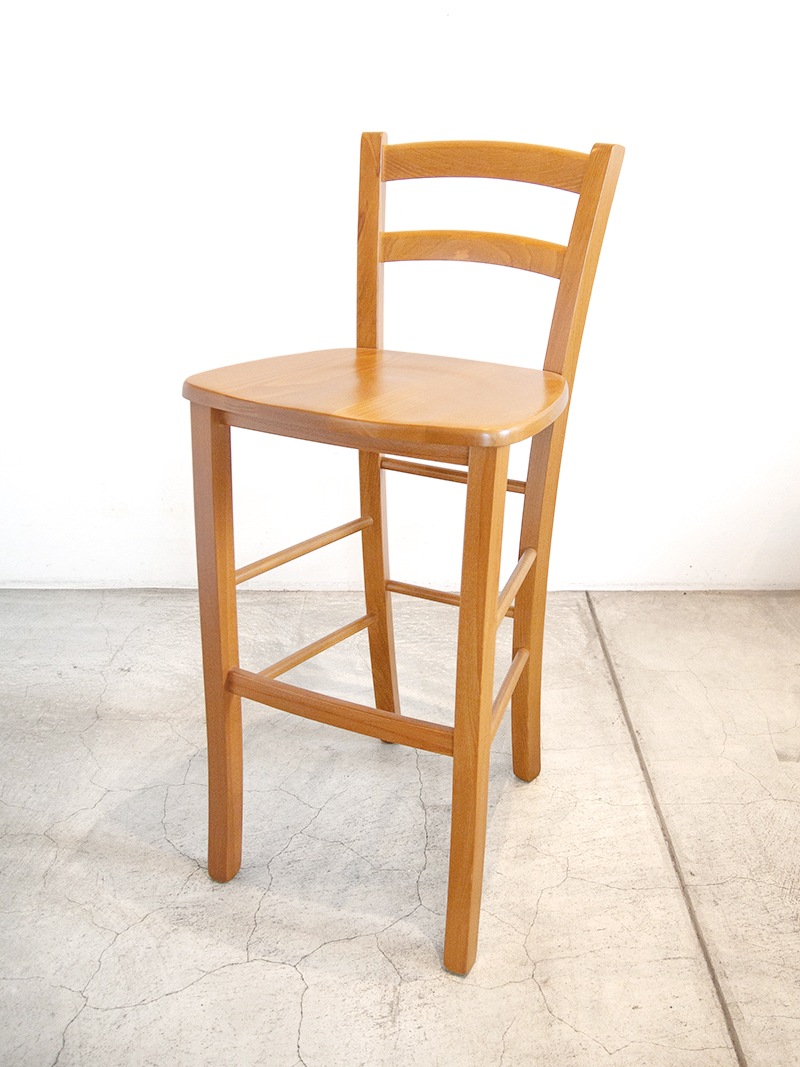 カウンターチェア無垢材の質感が魅力、カフェや飲食店にも馴染むハイチェア