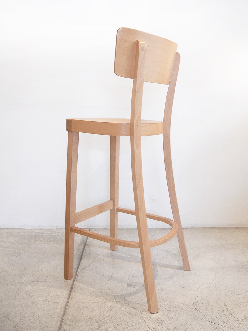 カウンターチェア無垢材の質感が魅力、カフェや飲食店にも馴染むハイチェア