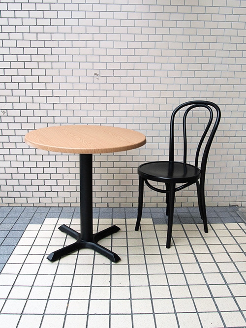 メラミン天板カフェやビストロに最適な耐傷性とデザインのテーブル天板