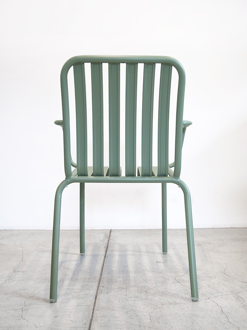 アウトドアファニチャー アーム付きアルミチェア｜イデア