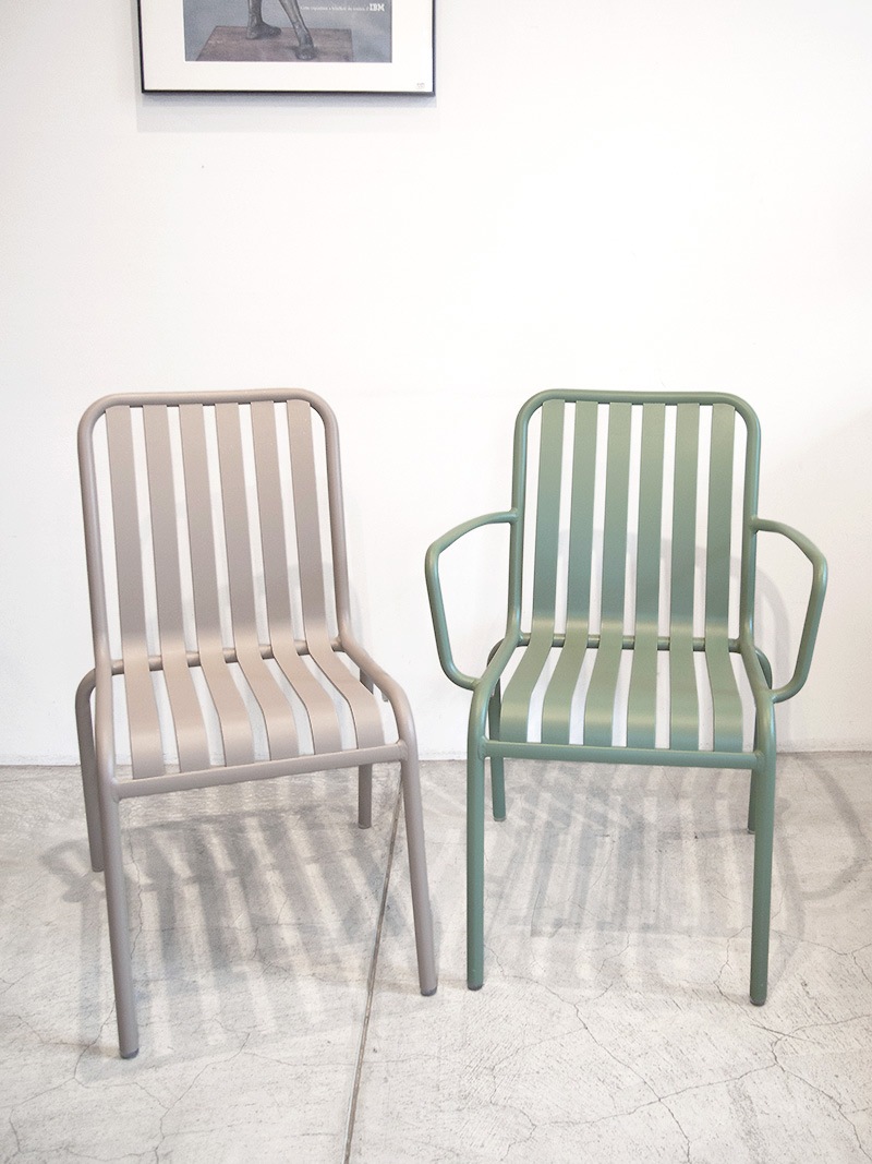 アウトドアファニチャー アーム付きアルミチェア｜イデア