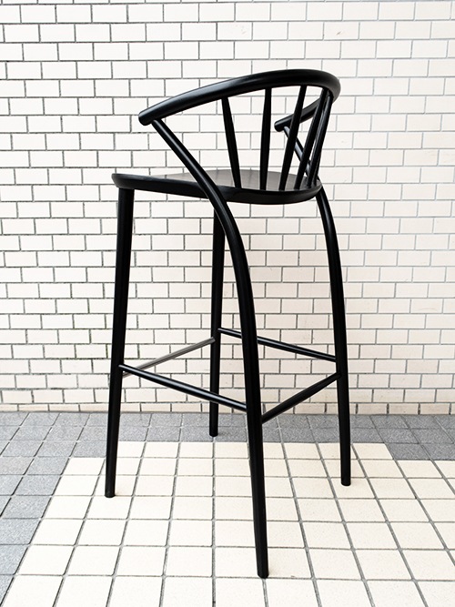 カウンターチェア無垢材の質感が魅力、カフェや飲食店にも馴染むハイチェア