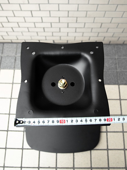 鉄製 テーブル脚足元を邪魔しない、シンプルで高クオリティなテーブル脚