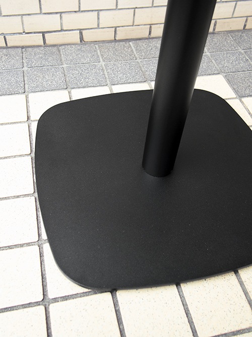 鉄製 テーブル脚足元を邪魔しない、シンプルで高クオリティなテーブル脚