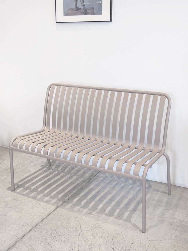 アウトドアファニチャー業務用にもおすすめの重ねられるアルミ製ベンチ