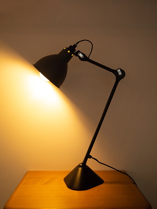 デスクランプ