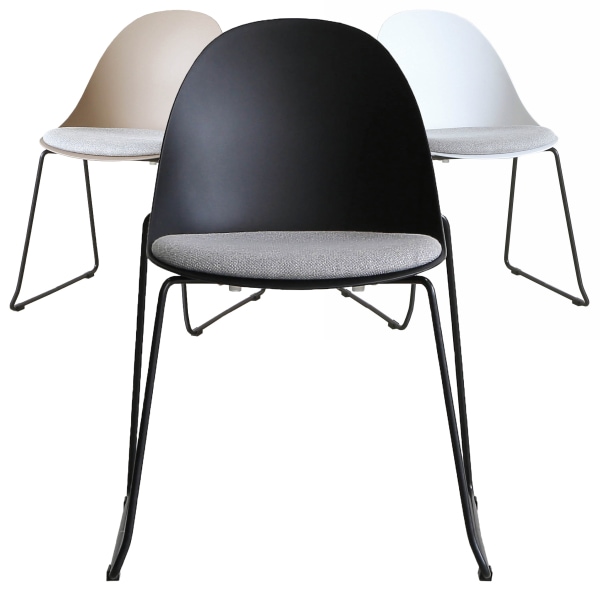 樹脂タイプの椅子