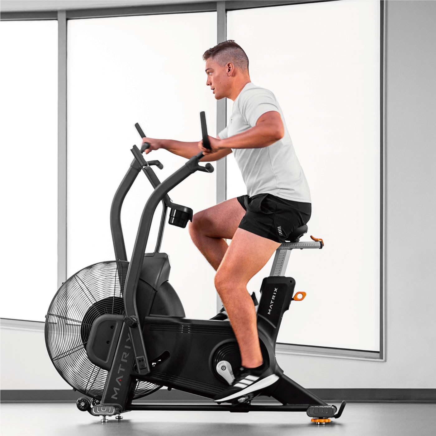 TBCC（トータルボディサイクル）｜業務用アサルトバイク（エアーバイク