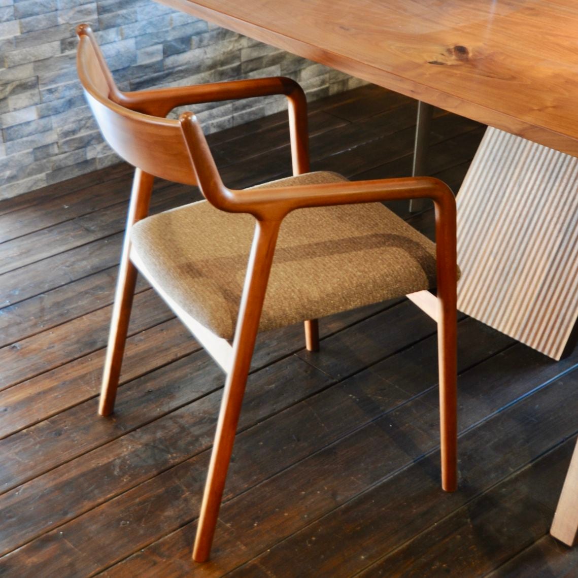 OUTLET】Pepeアームチェア① | SALEアウトレット | イズミファニチャー