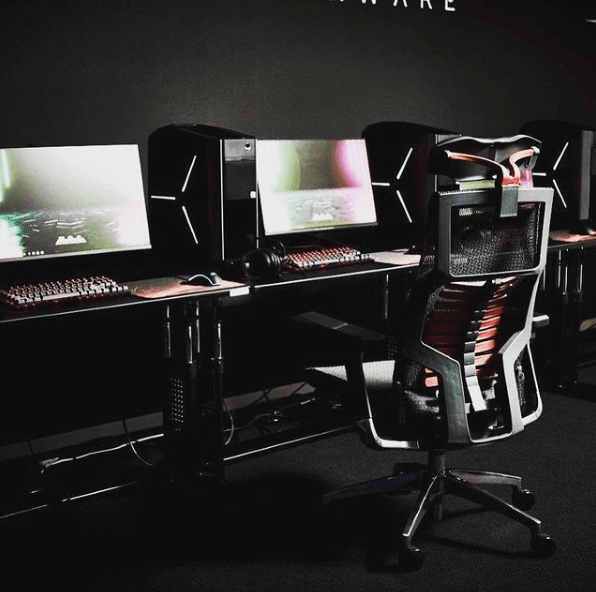 エルゴヒューマン監修ゲーミングチェア WINcase(ウィンケース) Type-R