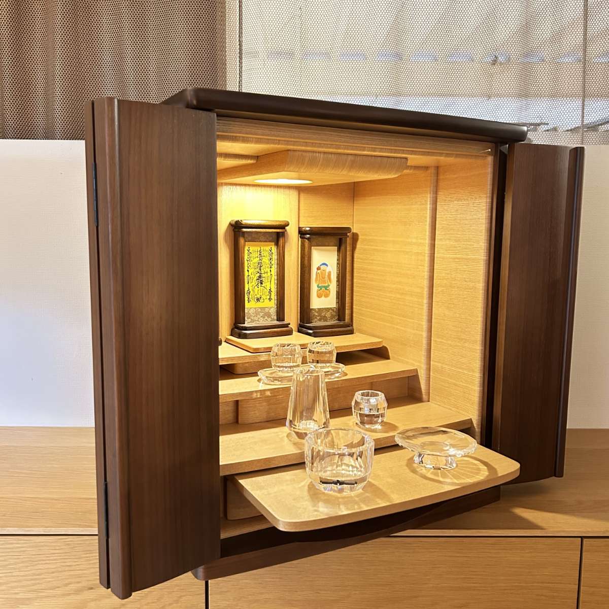 おしゃれで小さい仏壇】コンパクト上置タイプ（ウォールナット×タモ