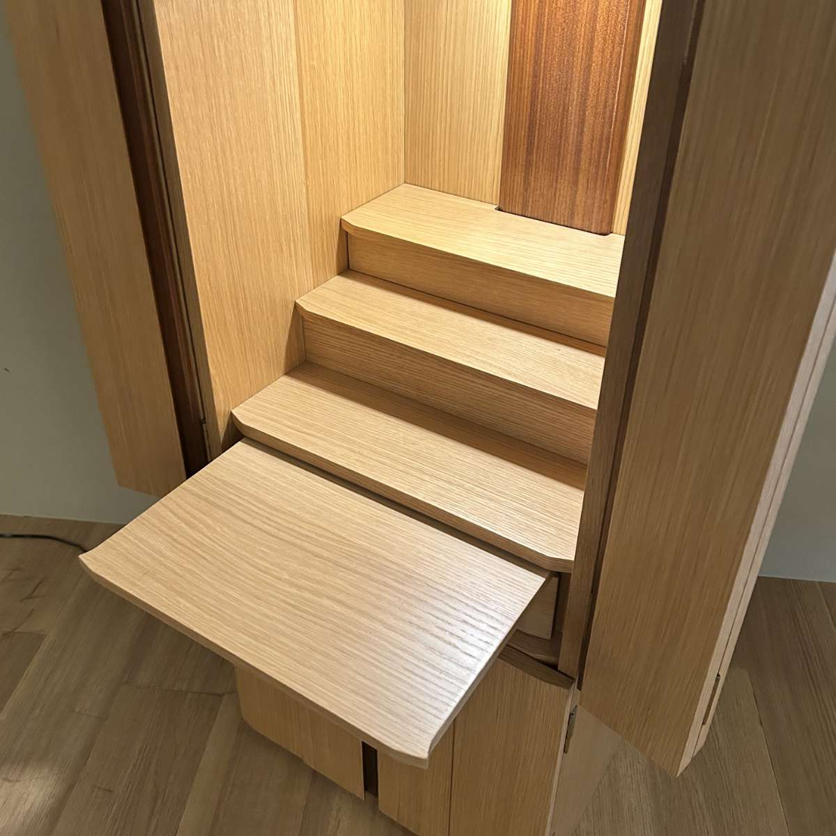 おしゃれな仏壇】スリム縦型タイプ（オーク）MC-028-35 | おしゃれ