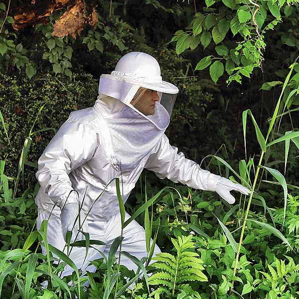 1度使用 ハチ 防護服 ラプターⅢ V-1200