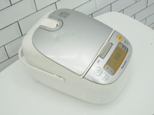 パナソニック製 2014年式中古IH炊飯器1.0L（5.5合）　SR-HC104