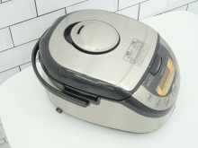 日立製2017年式中古IH炊飯器1.0L（5.5合）　RZ-XS10M