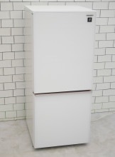 シャープ製2019年式137L中古冷凍冷蔵庫　SJ-GD14E-W