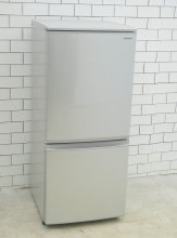 シャープ製2019年式137L中古冷凍冷蔵庫　SJ-D14E-S