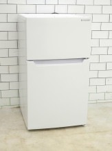 ヤマダ製2023年式87L中古冷凍冷蔵庫　YRZ-C09H1