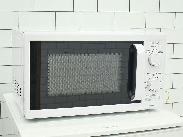 KNチヨダ製2023年式中古電子レンジ RMM-AT717-5WT