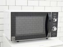 東芝製2021年式中古フラット型電子レンジ　ER-SM17(W)
