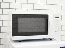 アイリスオーヤマ製2024年式中古フラット型電子レンジ　KMB-F186-W