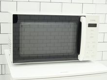 アイリスオーヤマ製2024年式中古電子レンジ　PMG-T179-W