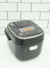 アイリスオーヤマ製2017年式炊飯器1.0L（5.5合）　RC-MA30AZ-B