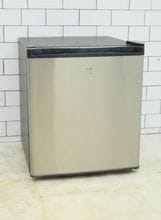 エレクトロラックス2016年式43Lワンドア冷蔵庫　ERB0500SA-RUP