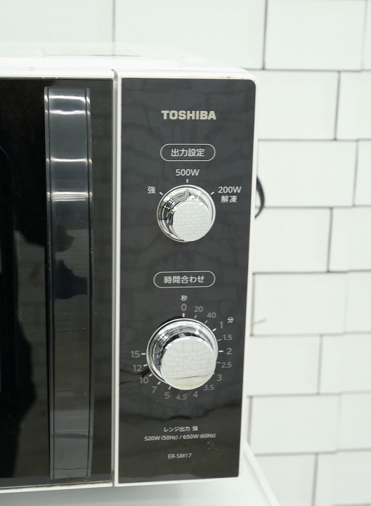 東芝製2021年式中古フラット型電子レンジ ER-SM17(W)