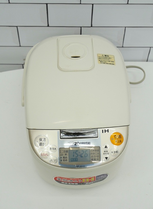 象印 NP-WD10 IH炊飯器 シルバー中古 象印 爆買 中古 IH炊飯器 5.5合炊き 豪熱沸とうIH 黒まる厚釜